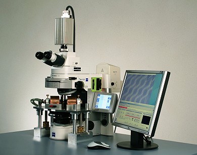 magneto-optical kerr-microscope